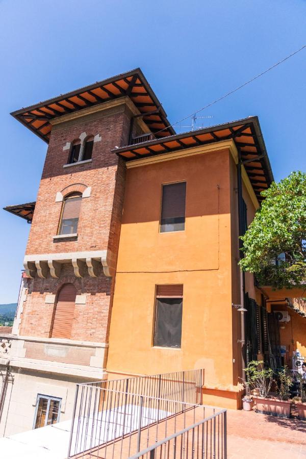 Attico In Villa Storica - Dolcevita Holiday Florencia Exterior foto